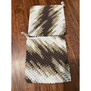 Set of 2 Crochet Hot Pads Potholders  Heat Resistant Rustic Double Thickness New